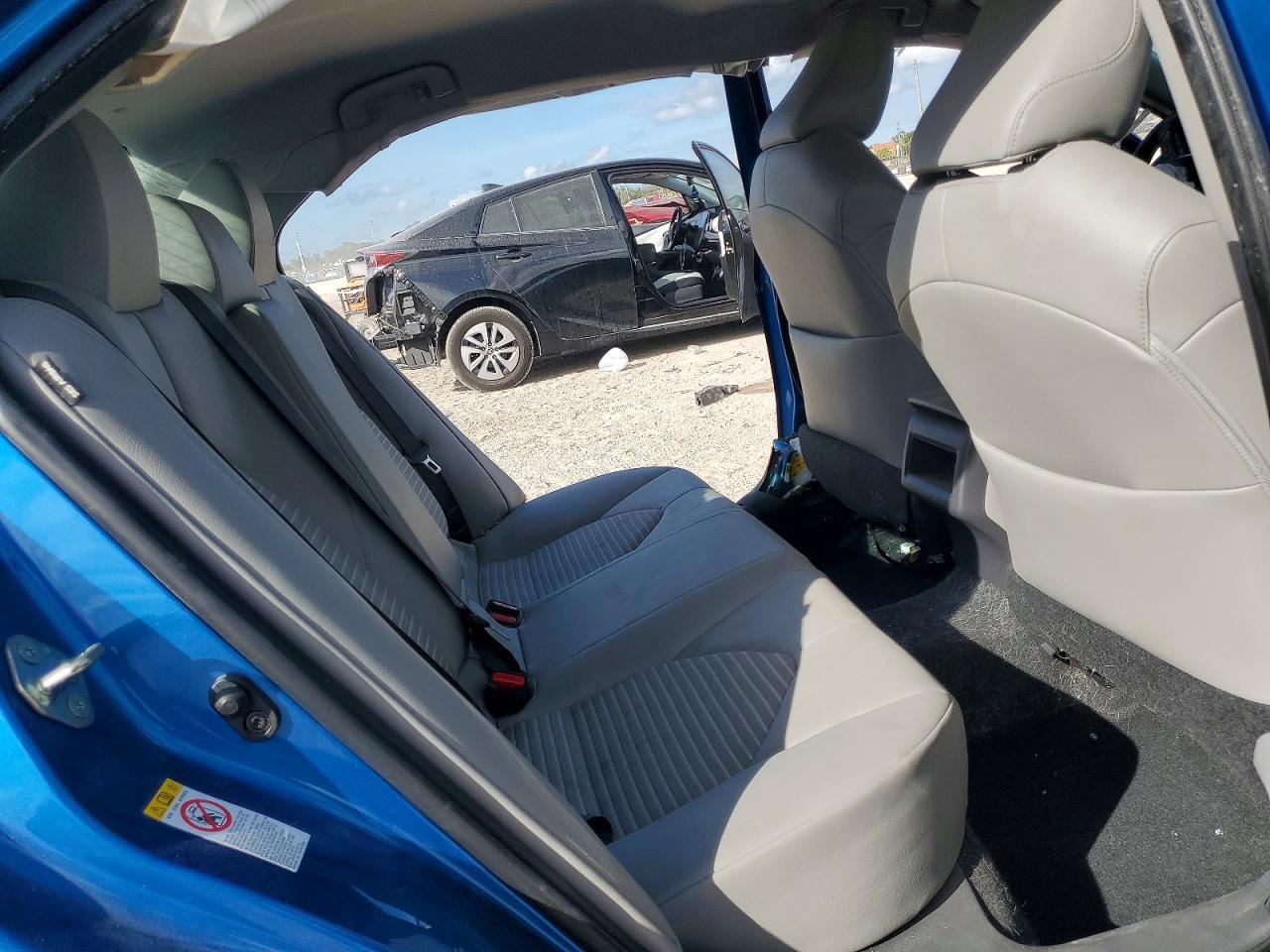 2018 TOYOTA CAMRY L photo 10