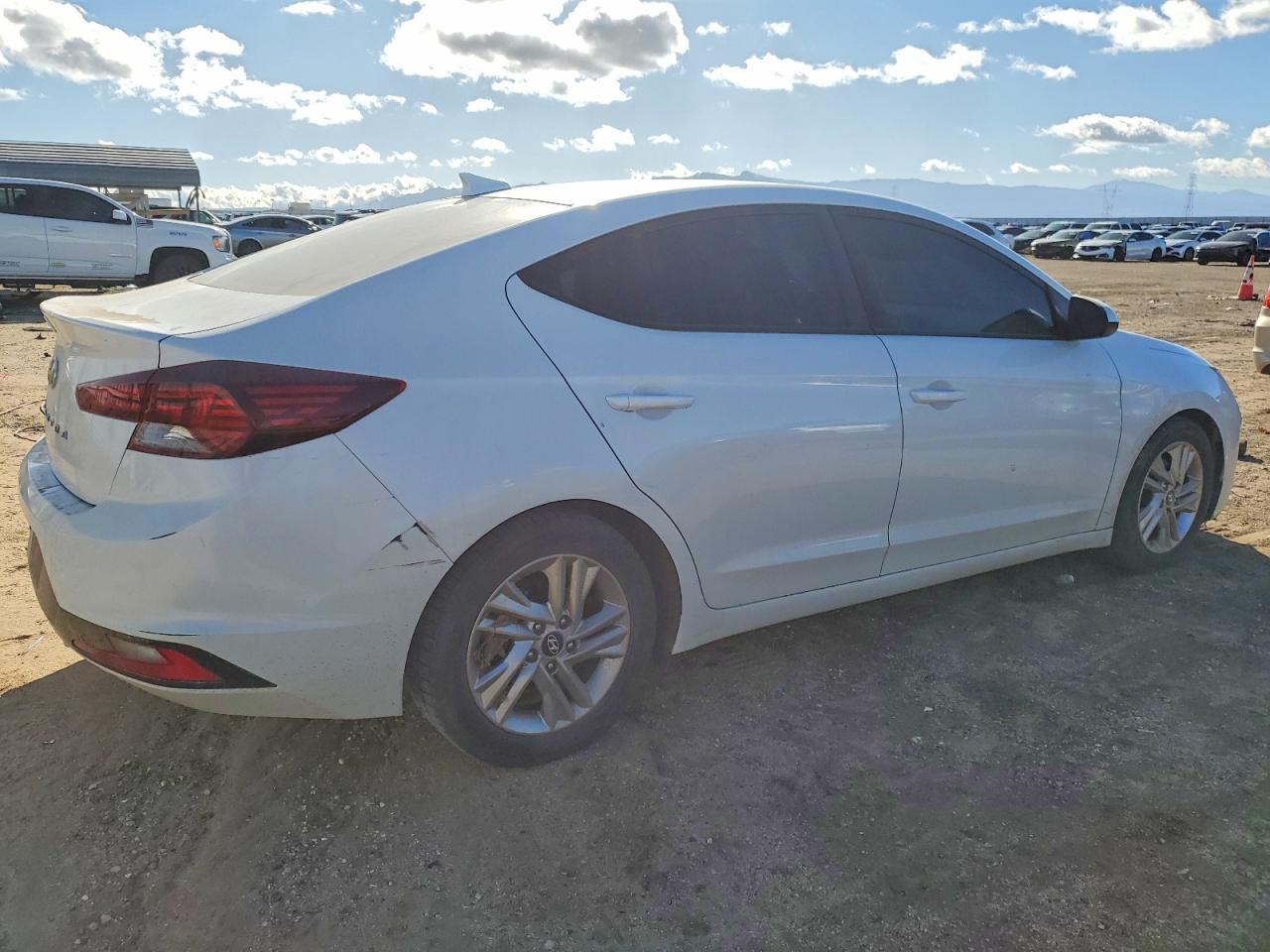 2019 HYUNDAI ELANTRA SEL photo 3