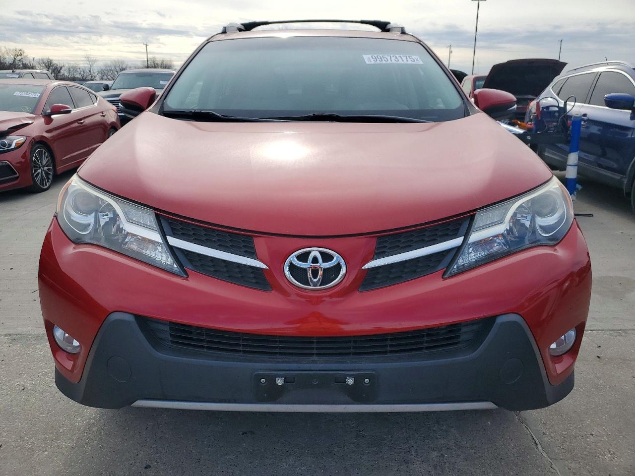 2015 TOYOTA RAV4 XLE photo 5