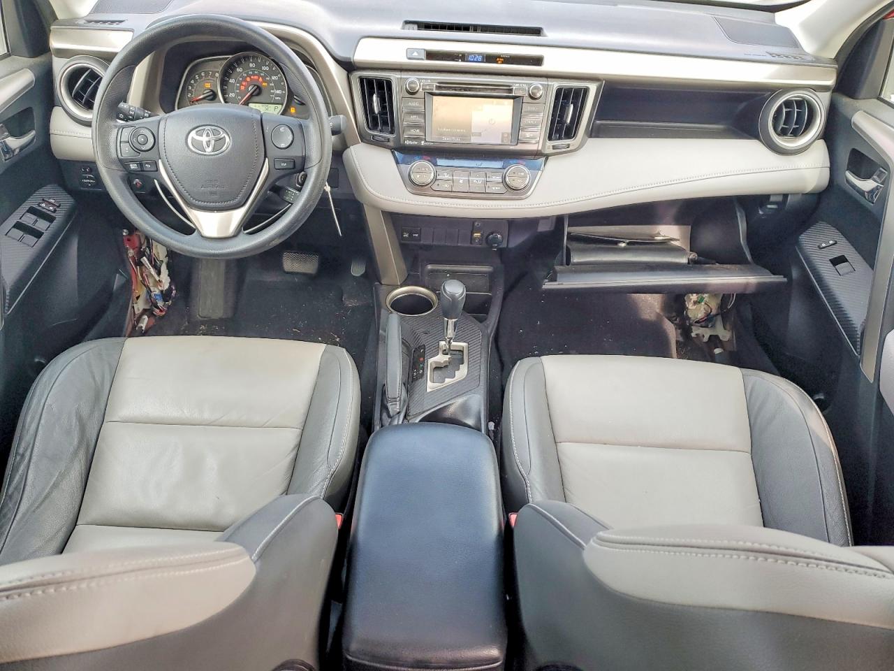 2015 TOYOTA RAV4 XLE photo 8