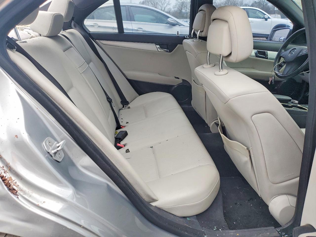2010 MERCEDES-BENZ C 300 photo 10