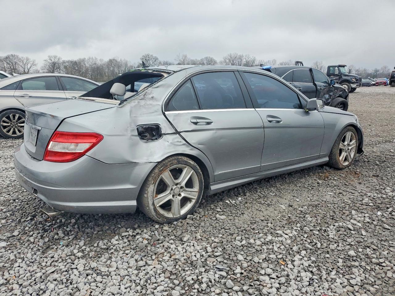 2010 MERCEDES-BENZ C 300 photo 3