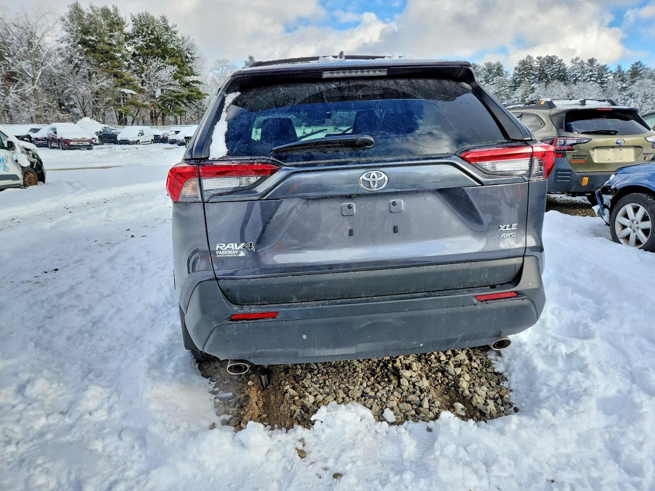 2025 TOYOTA RAV4 XLE PREMIUM photo 6