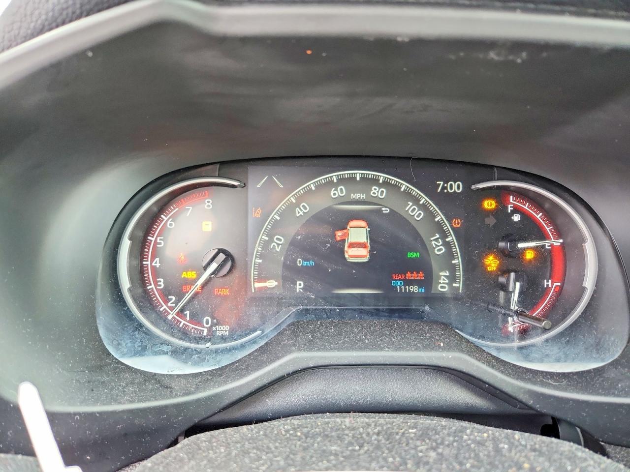 2025 TOYOTA RAV4 XLE PREMIUM photo 9