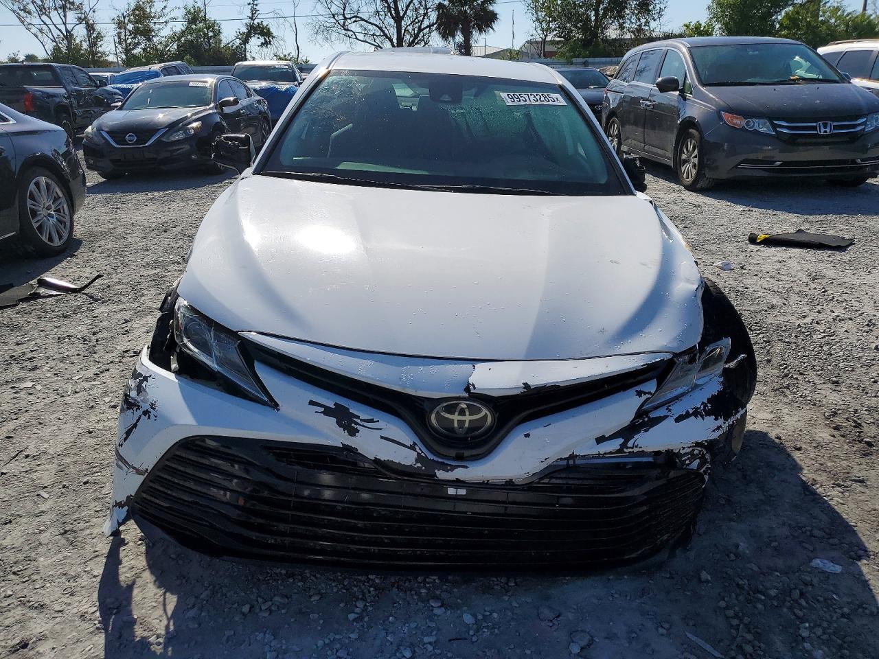 2020 TOYOTA CAMRY LE photo 5