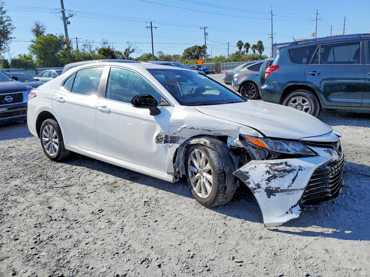 2020 TOYOTA CAMRY LE photo 4