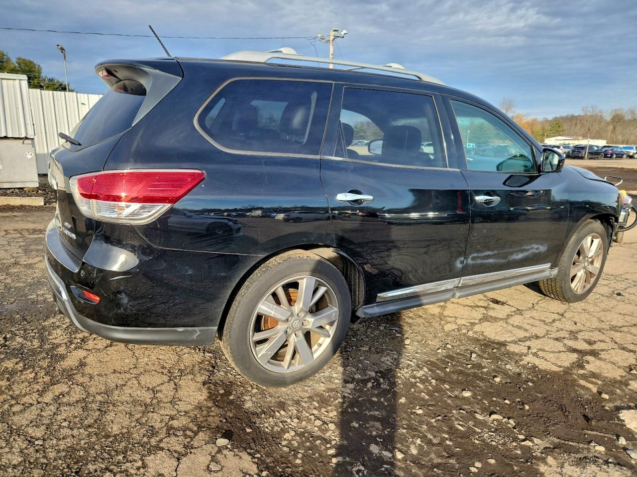 2013 NISSAN PATHFINDER S photo 3