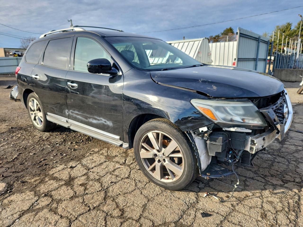 2013 NISSAN PATHFINDER S photo 4