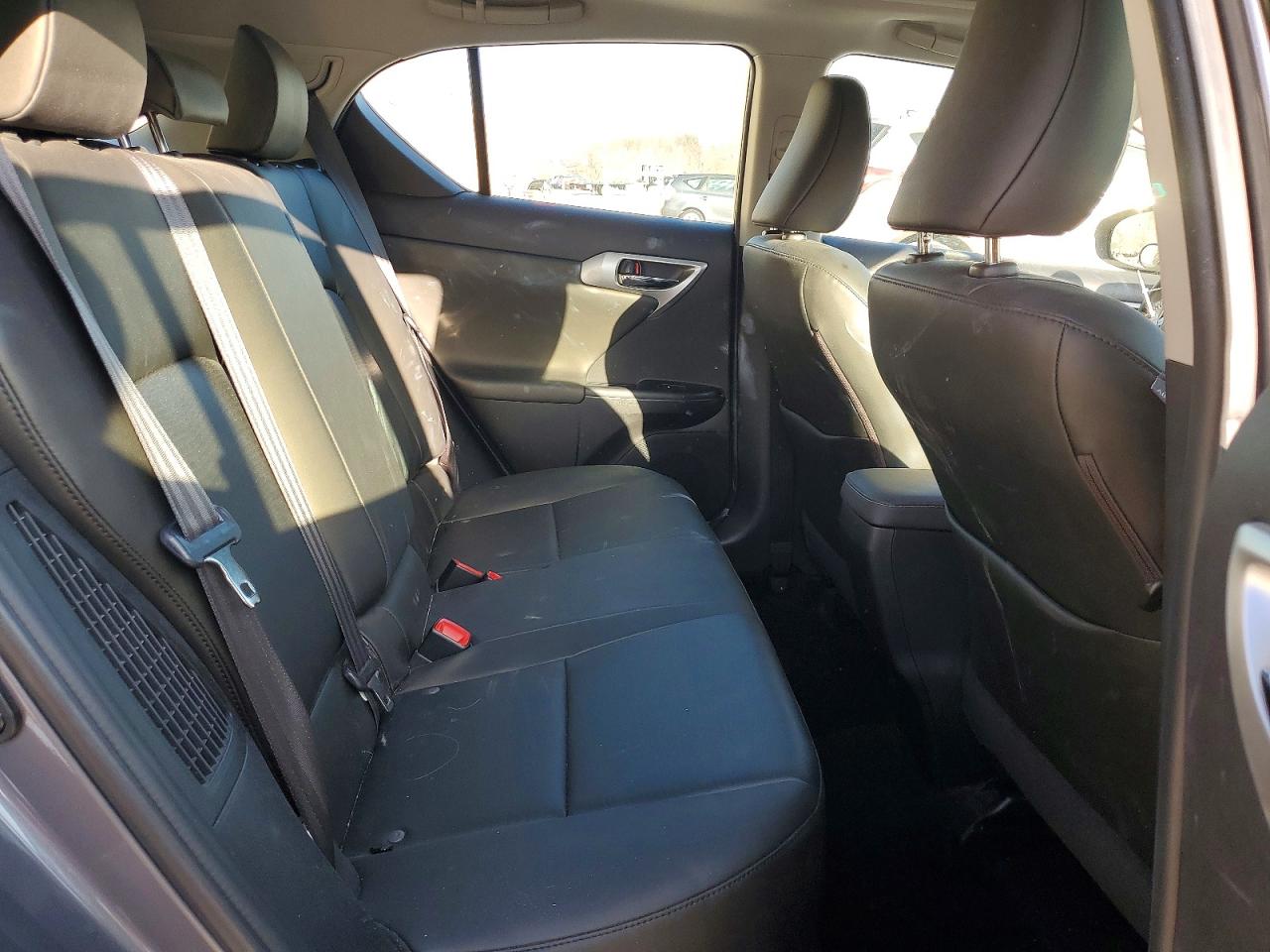 2012 LEXUS CT 200 photo 10