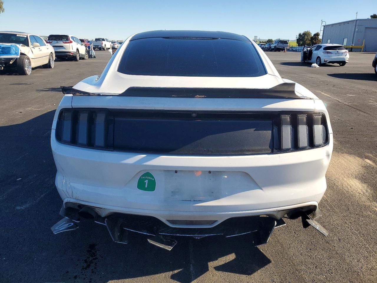 2017 FORD MUSTANG photo 6