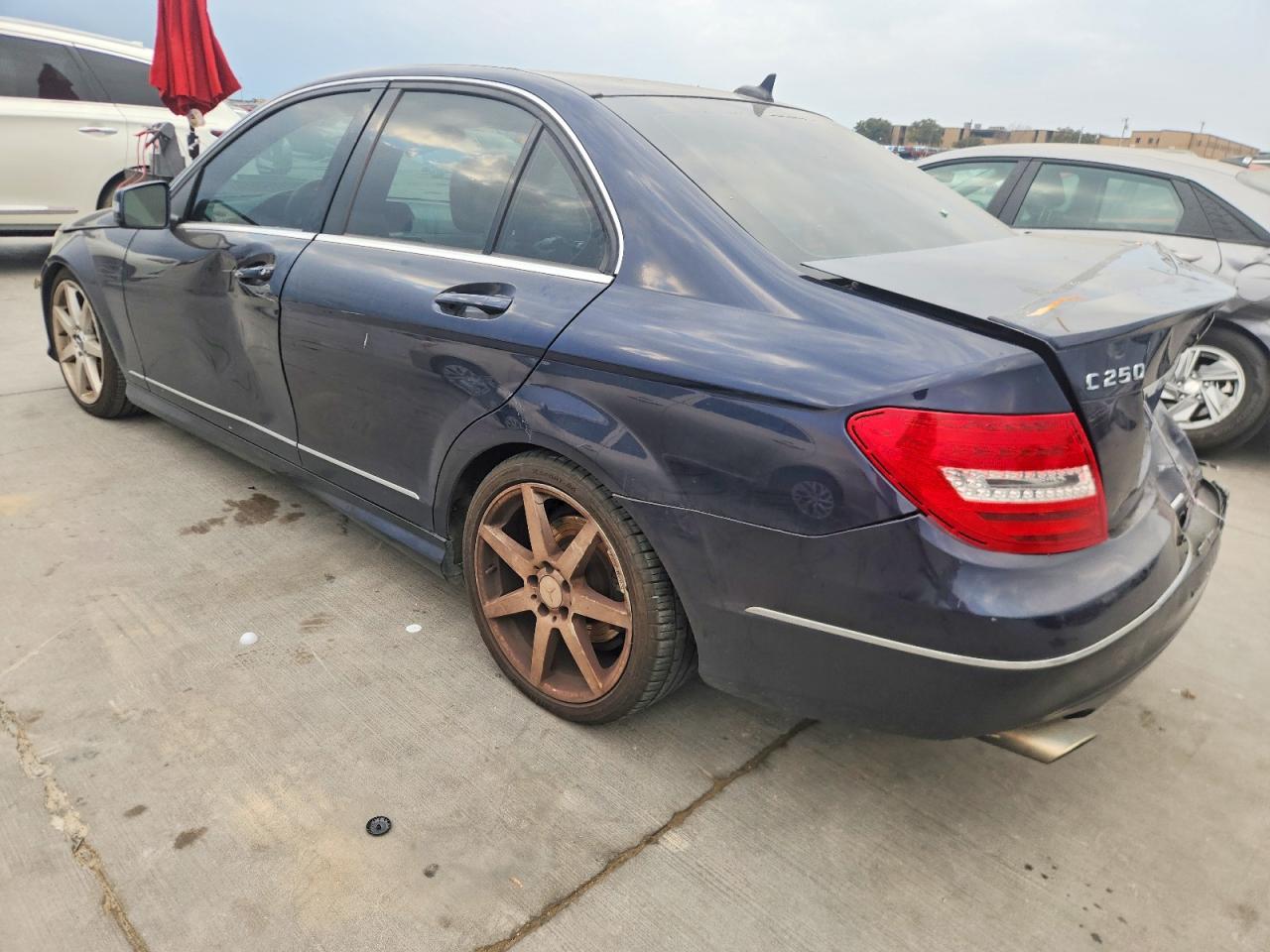 2013 MERCEDES-BENZ C 250 photo 2