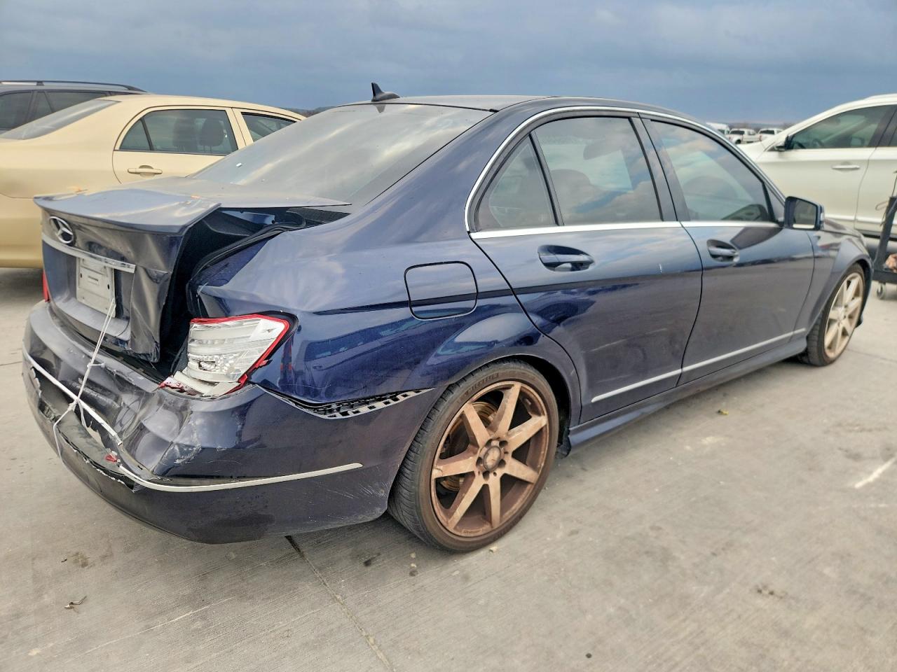 2013 MERCEDES-BENZ C 250 photo 3