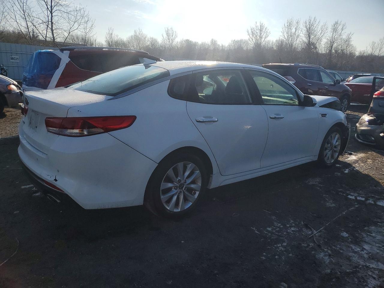 2018 KIA OPTIMA LX photo 3