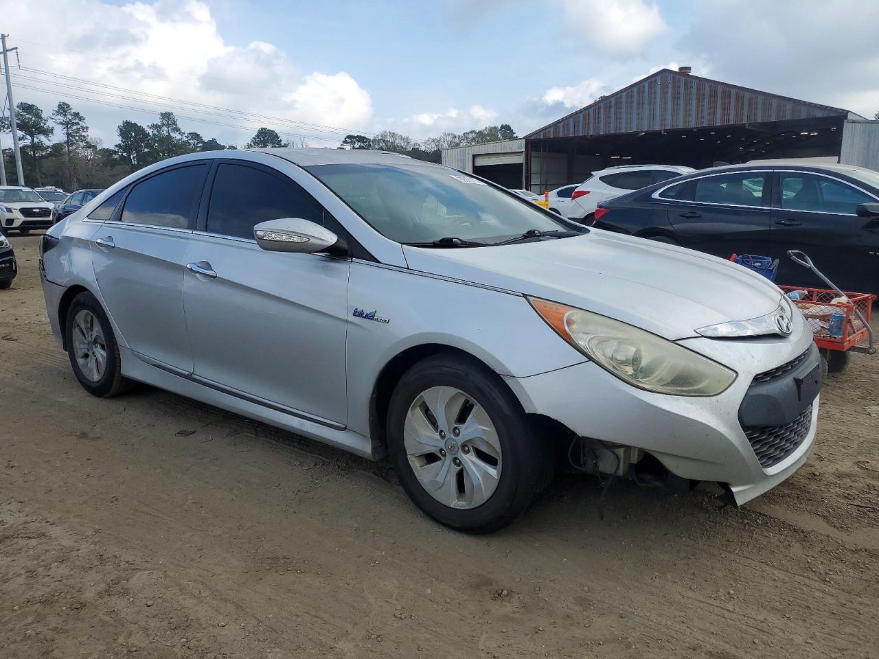 2015 HYUNDAI SONATA HYBRID photo 4