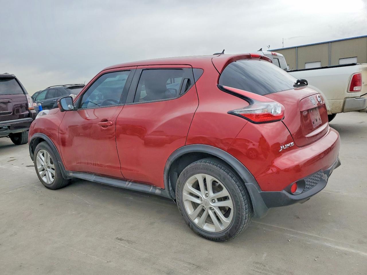 2015 NISSAN JUKE S photo 2