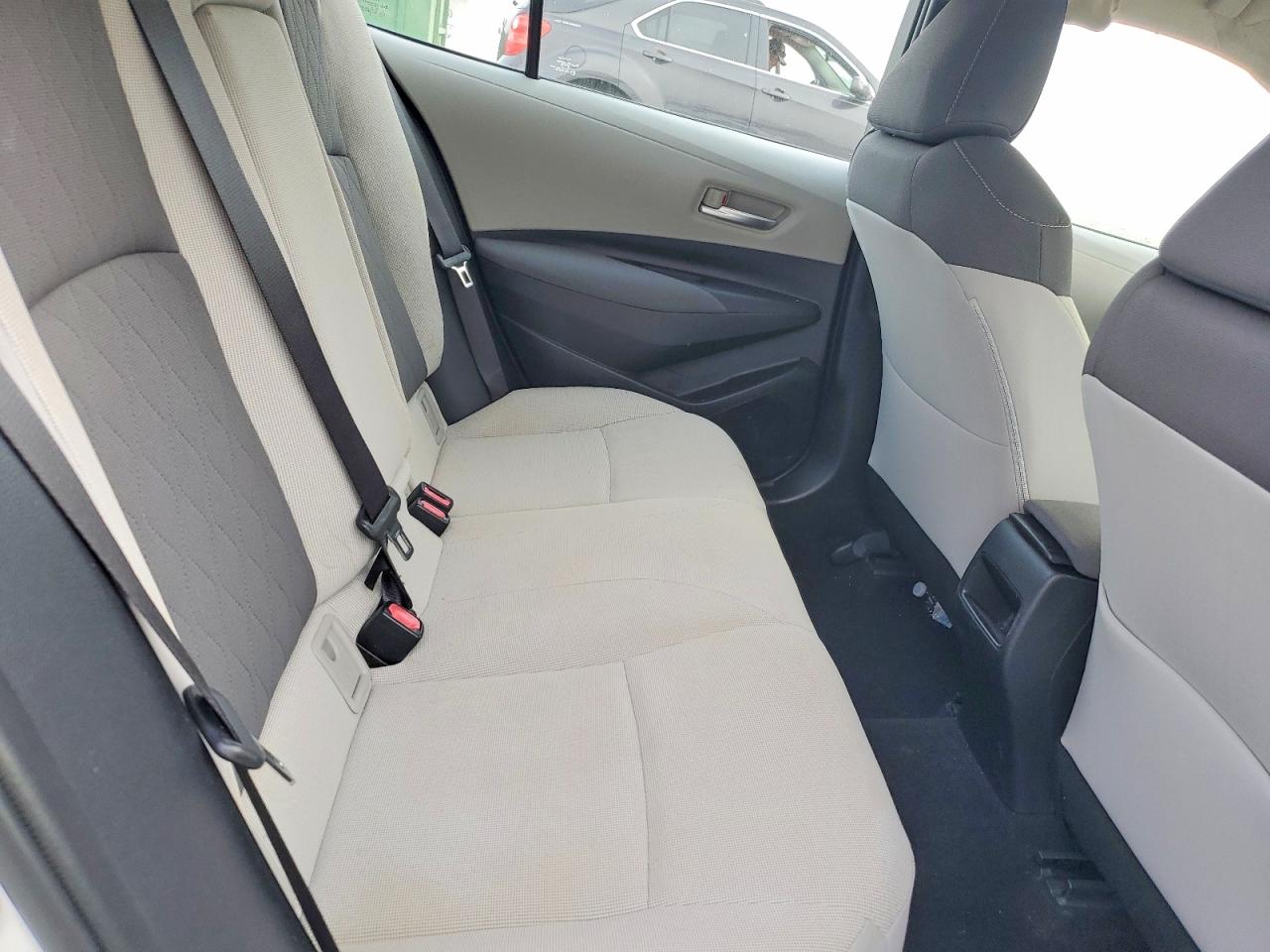 2020 TOYOTA COROLLA LE photo 10