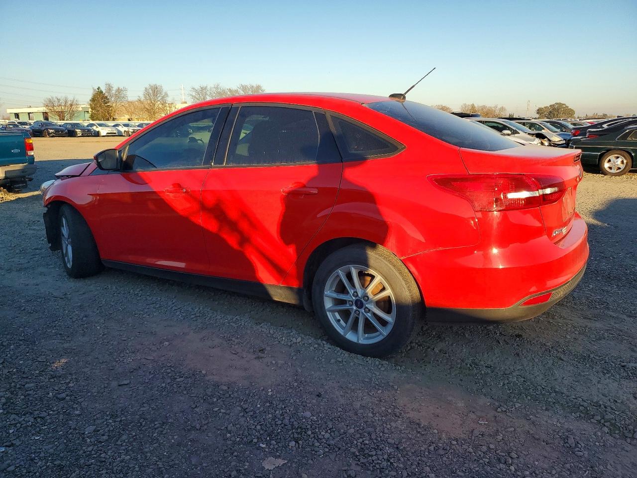 2017 FORD FOCUS photo 3
