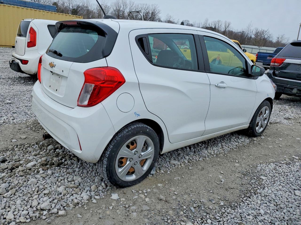 2019 CHEVROLET SPARK LS photo 3
