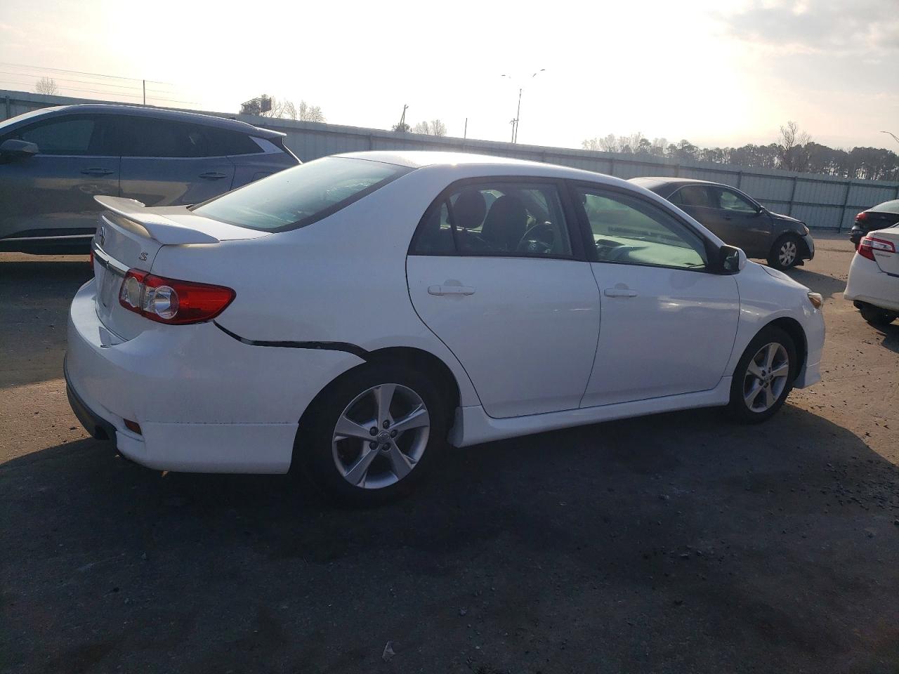 2013 TOYOTA COROLLA S photo 3