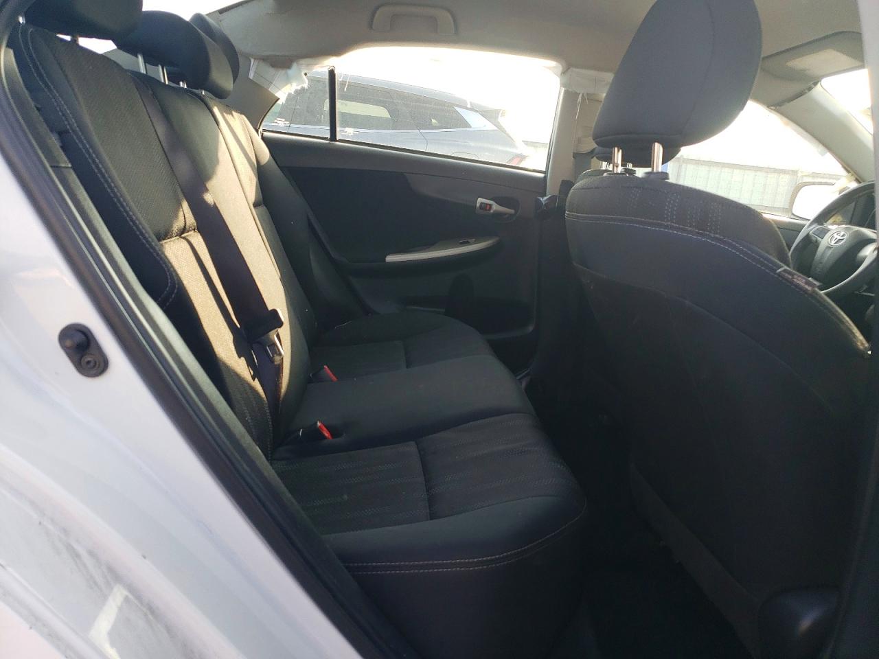 2013 TOYOTA COROLLA S photo 10