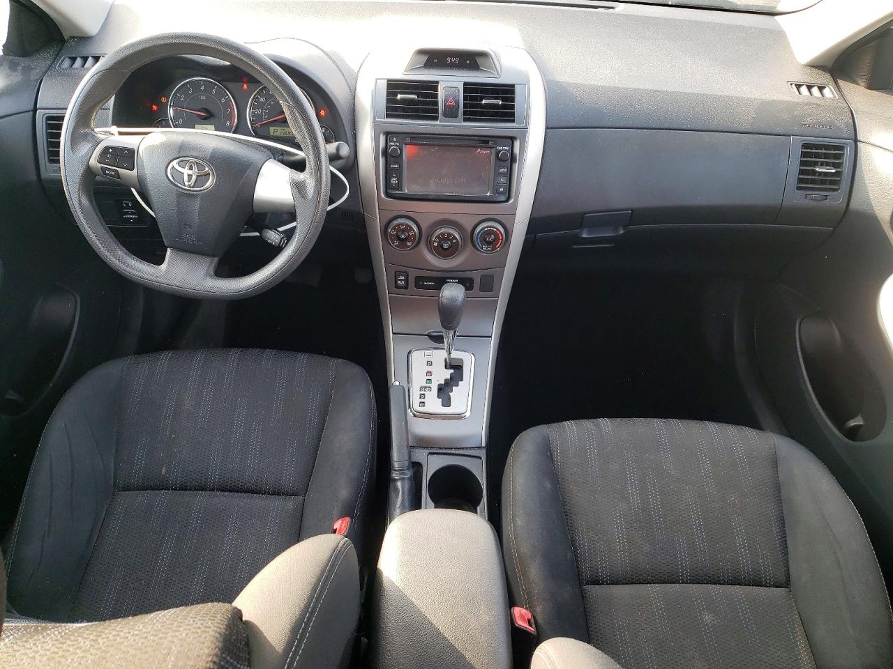 2013 TOYOTA COROLLA S photo 8