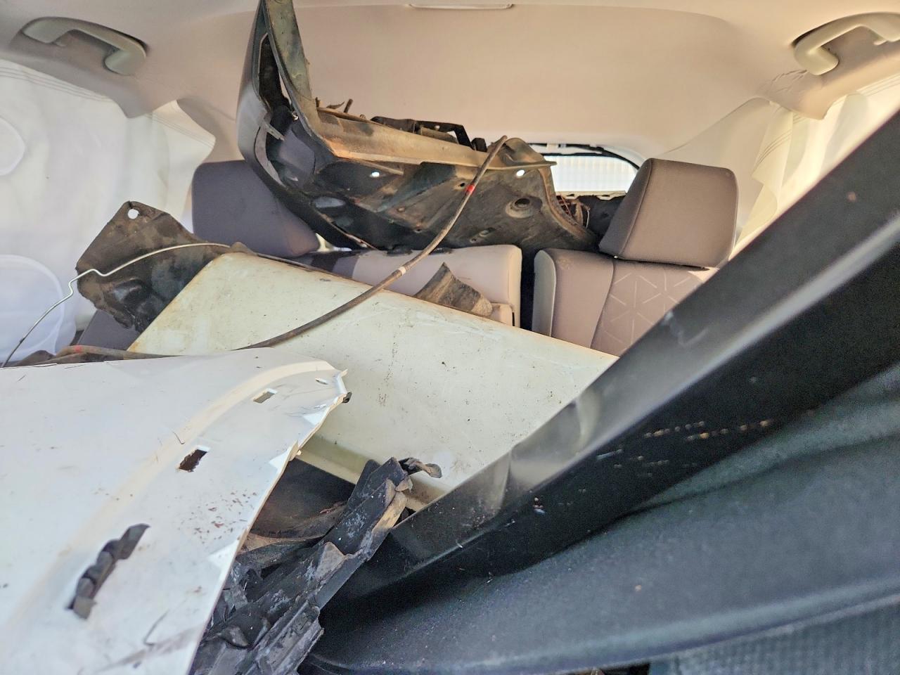 2019 TOYOTA RAV4 photo 19