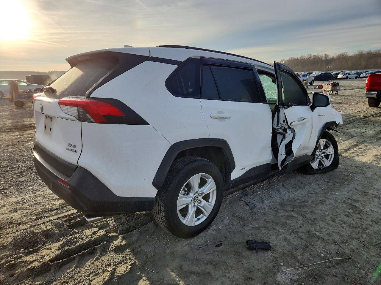 2019 TOYOTA RAV4 photo 5