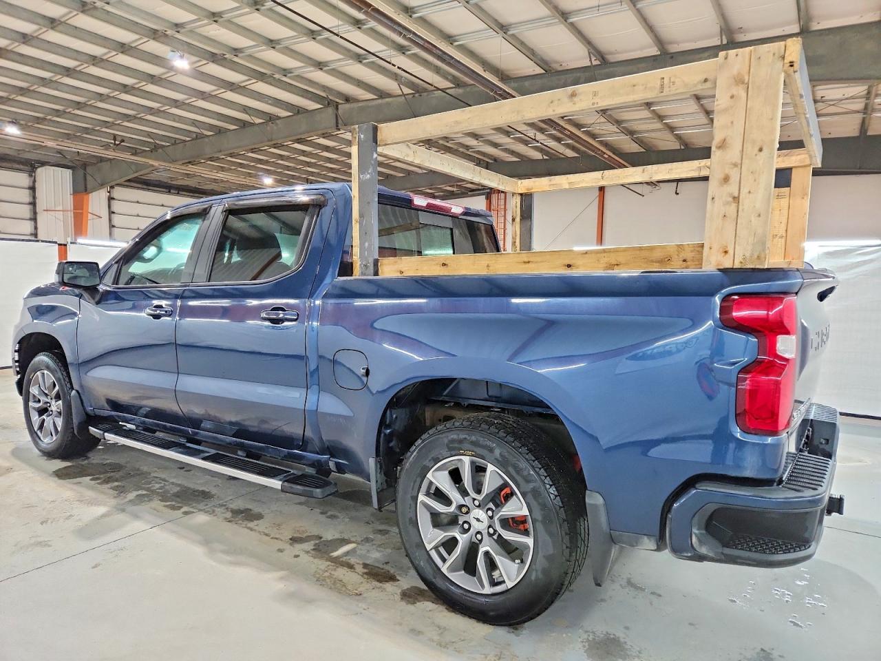 2019 CHEVROLET SILVERADO K1500 RST photo 2