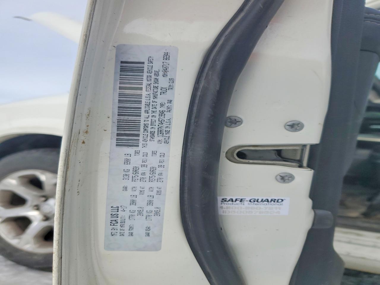 2017 RAM 1500 LARAMIE photo 13
