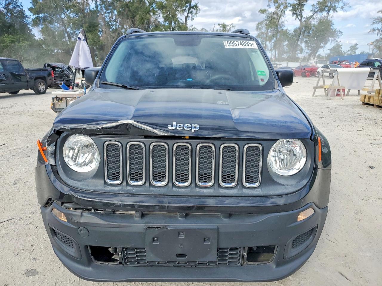 2017 JEEP RENEGADE SPORT photo 5