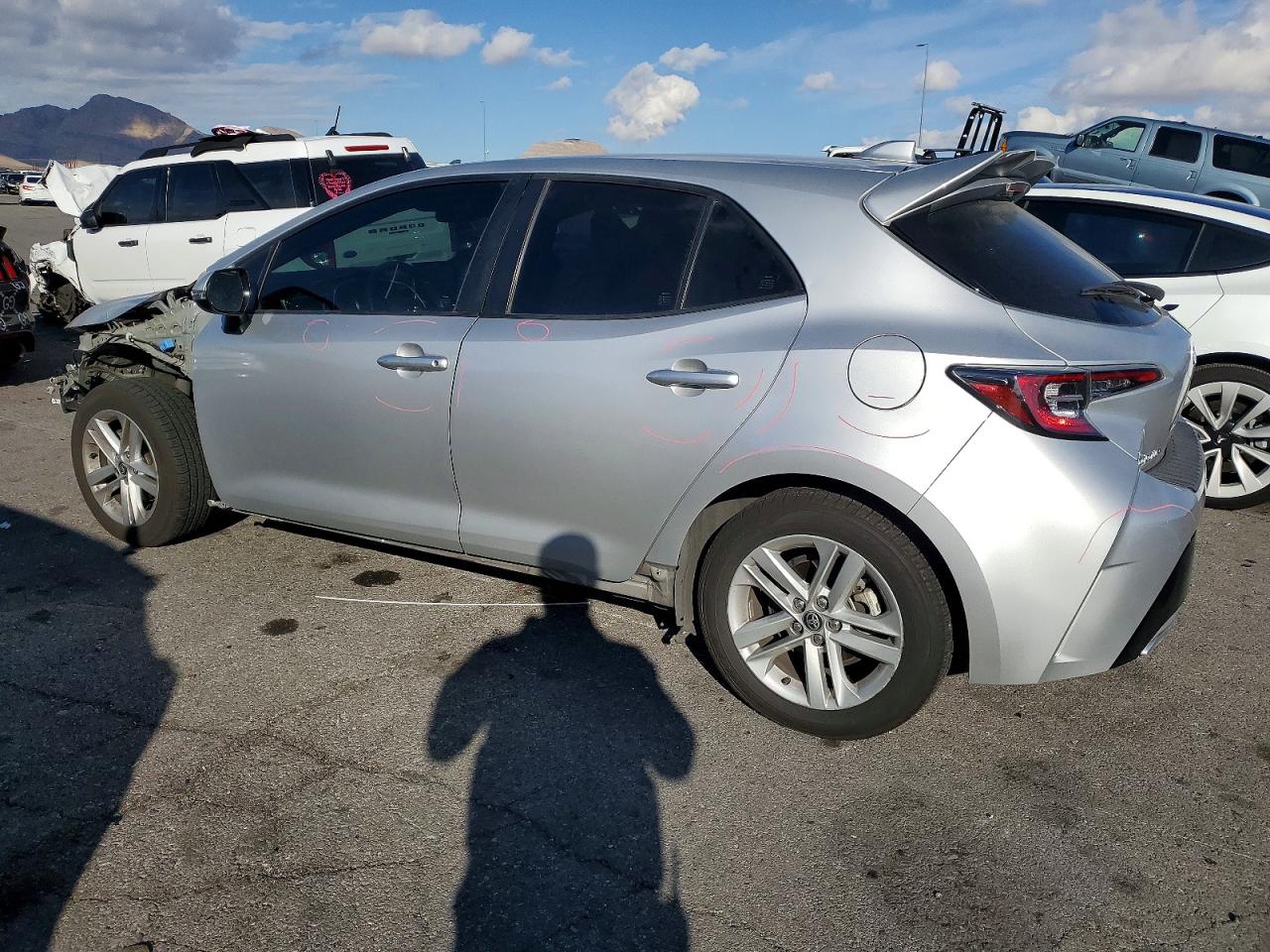 2019 TOYOTA COROLLA SE photo 2
