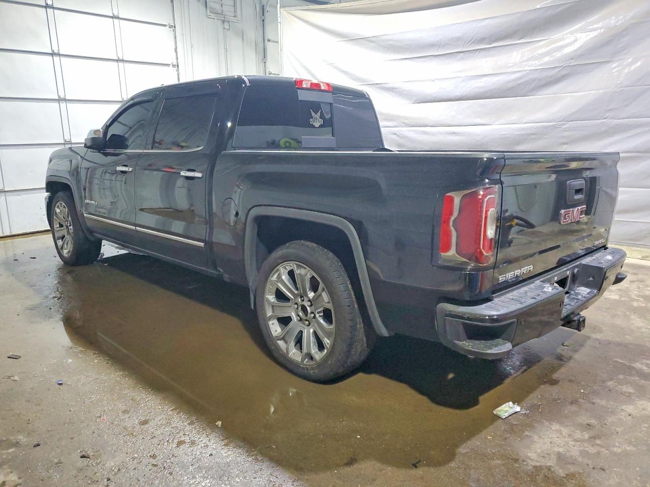 2017 GMC SIERRA K1500 DENALI photo 2