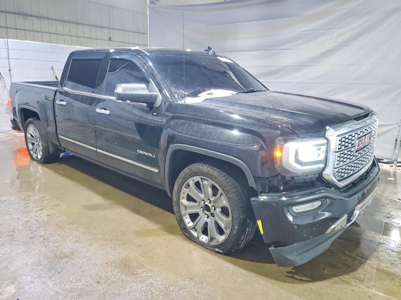 2017 GMC SIERRA K1500 DENALI photo 4