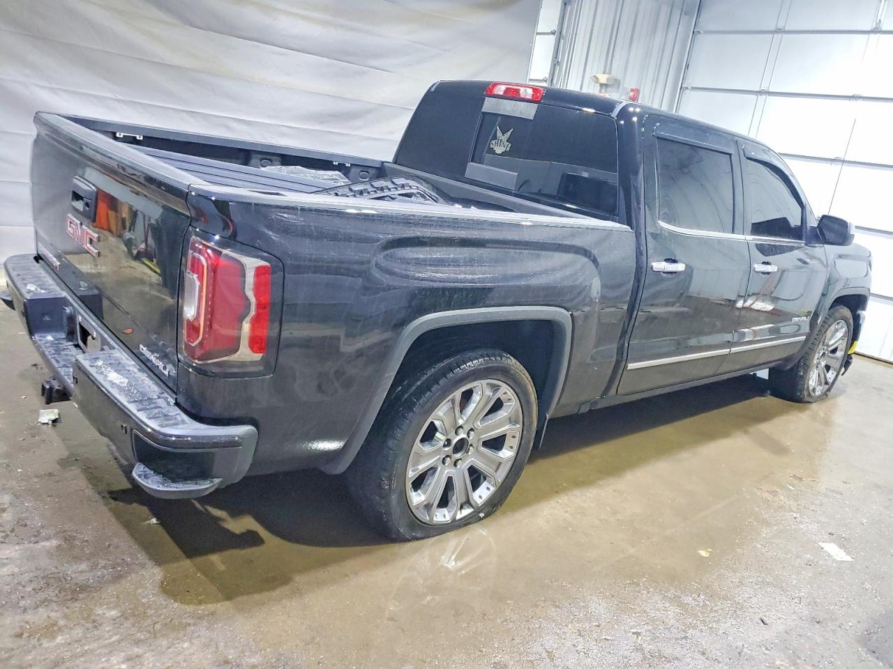 2017 GMC SIERRA K1500 DENALI photo 3