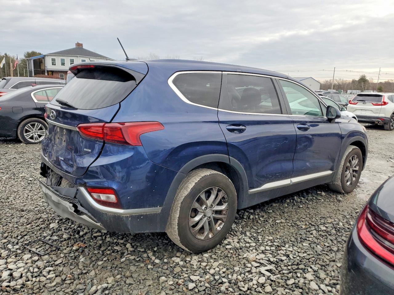 2019 HYUNDAI SANTA FE SE photo 3