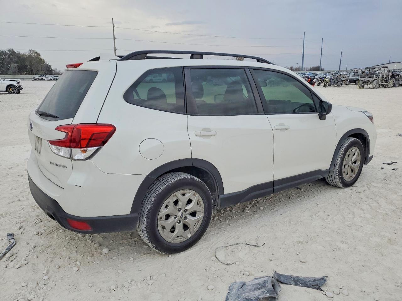 2021 SUBARU FORESTER photo 3