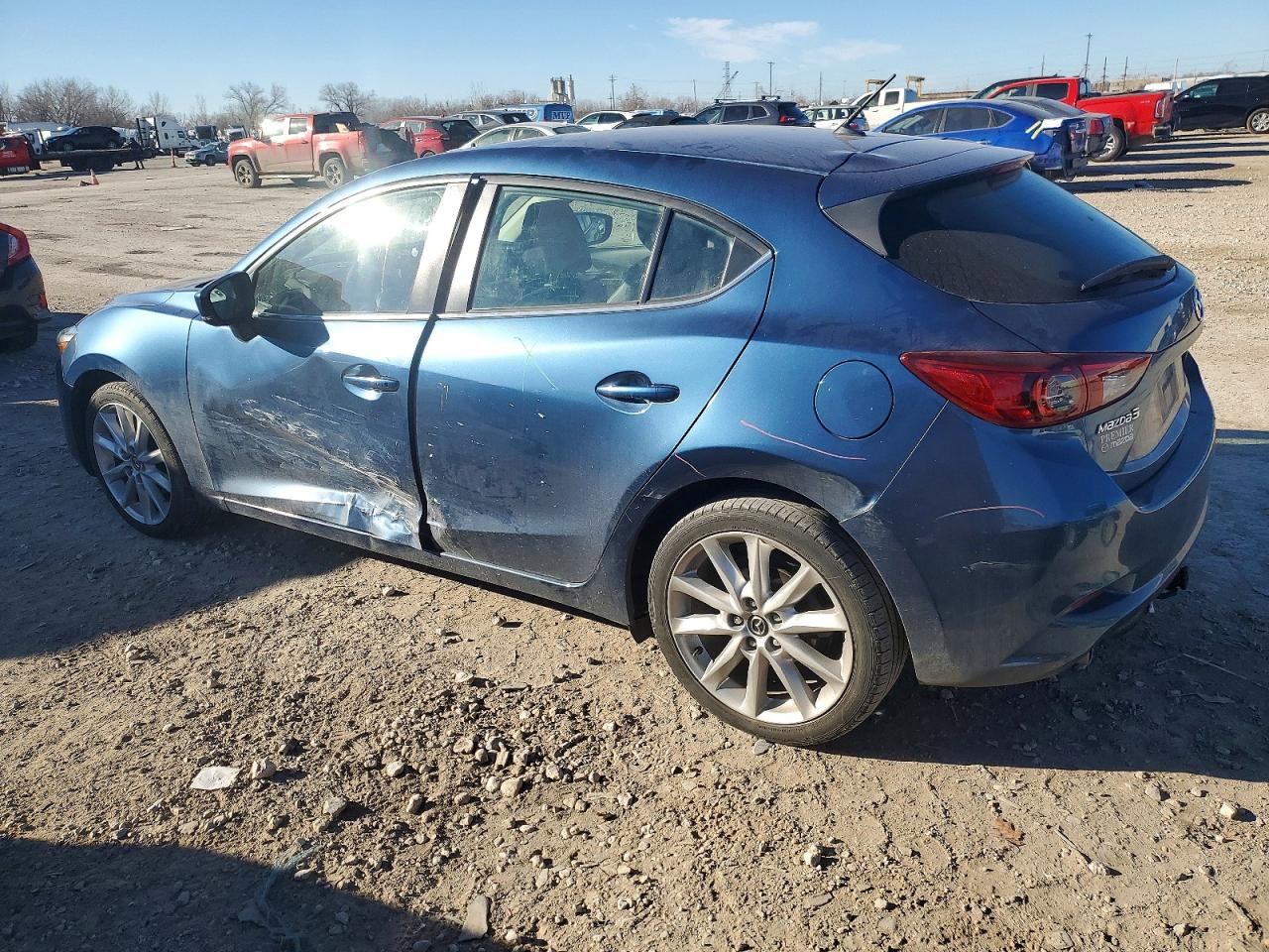 2017 MAZDA 3 TOURING photo 3