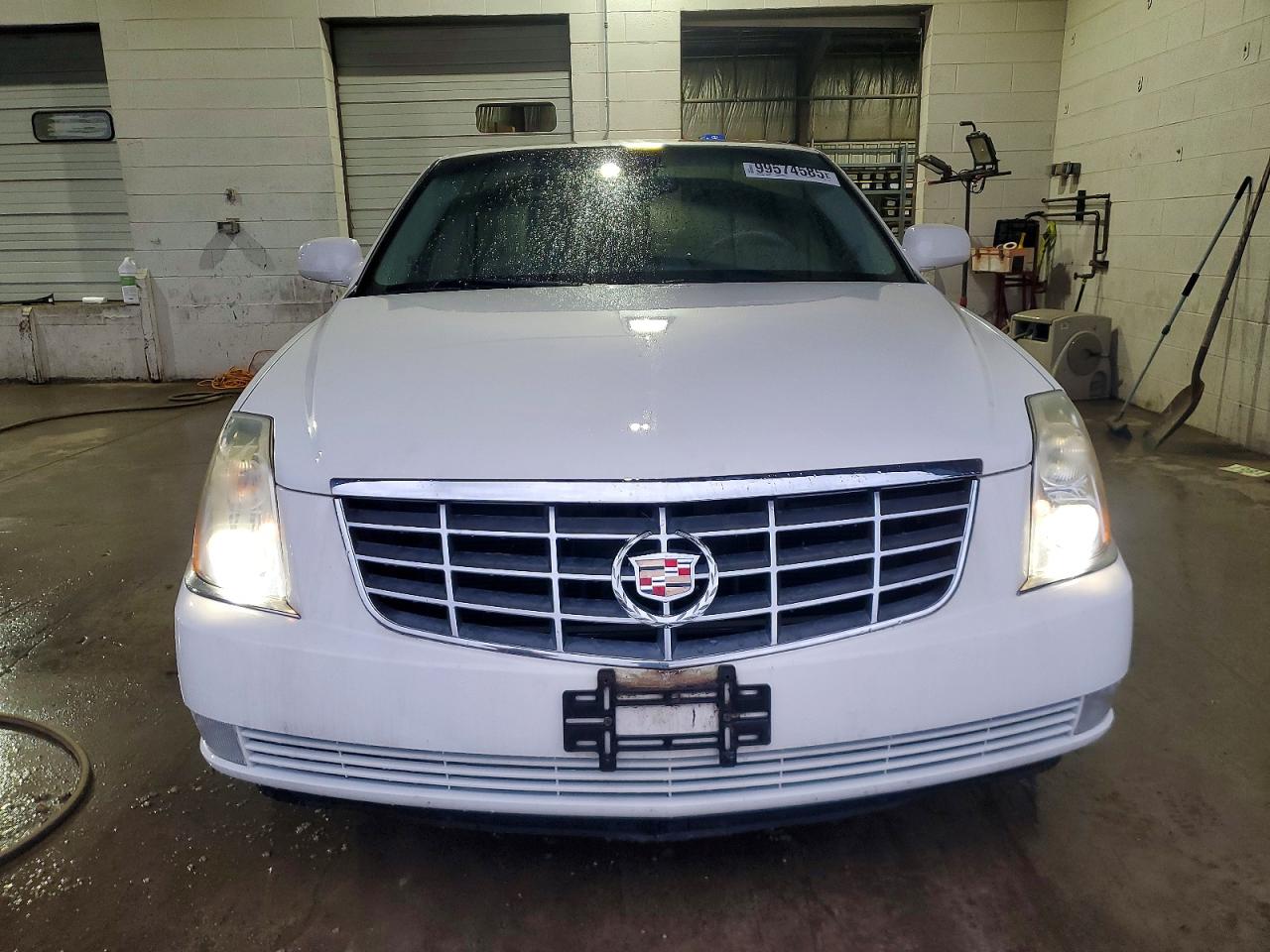 2009 CADILLAC DTS photo 5