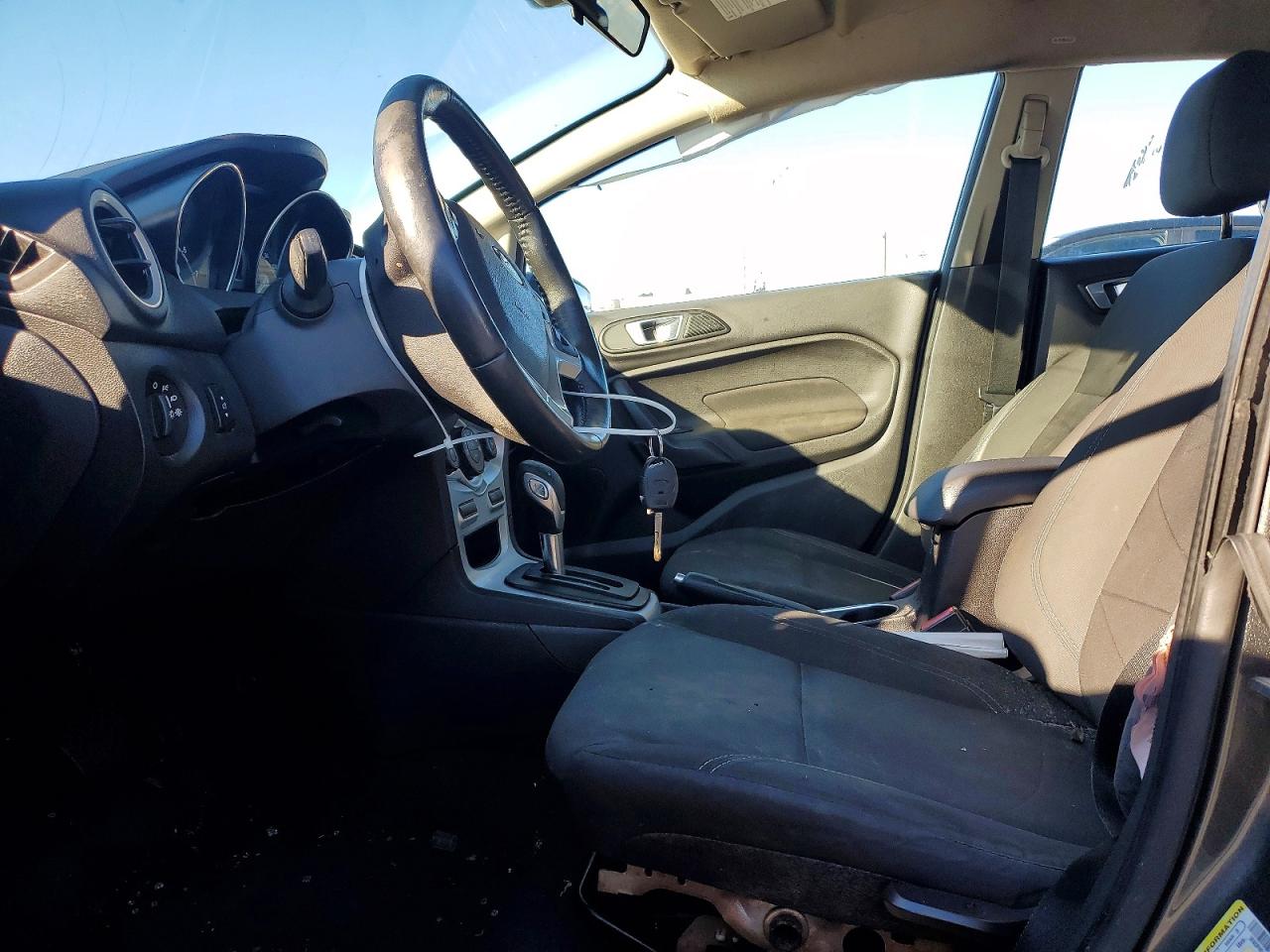 2016 FORD FIESTA SE photo 7