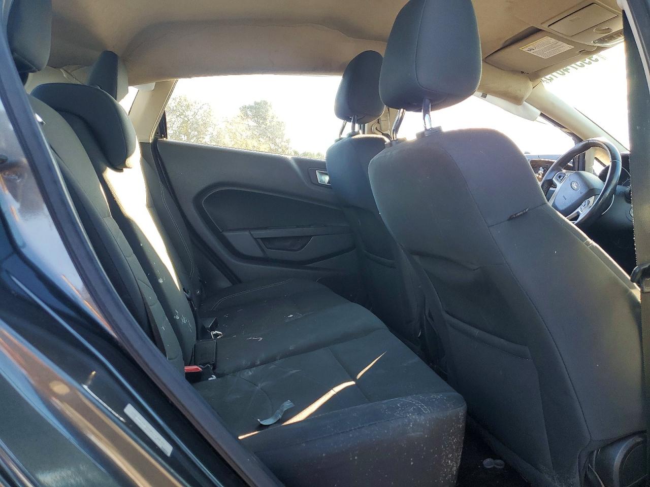 2016 FORD FIESTA SE photo 10