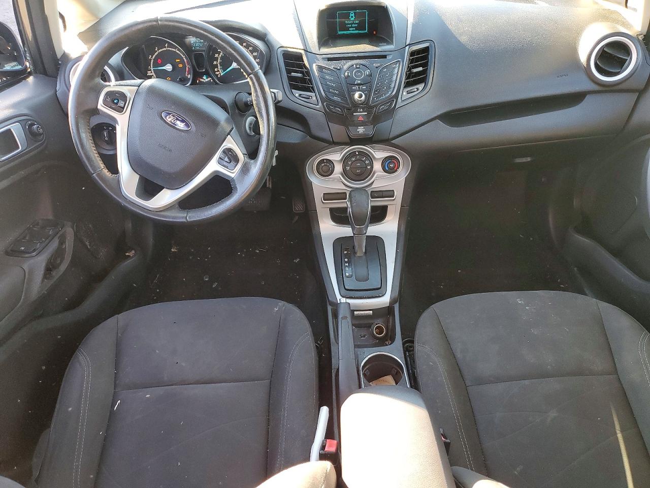 2016 FORD FIESTA SE photo 8