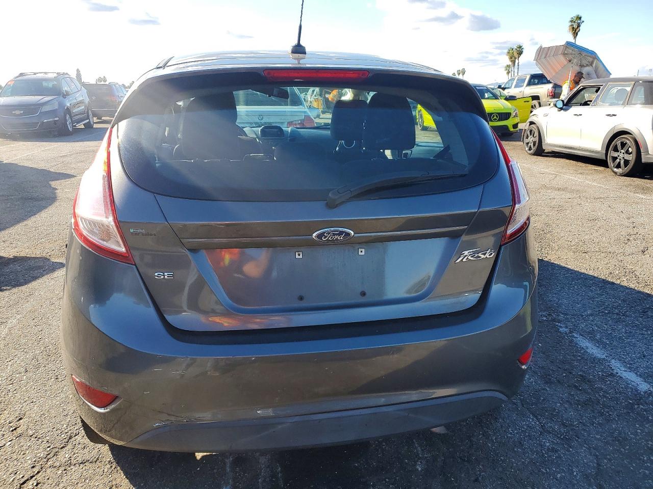 2016 FORD FIESTA SE photo 6