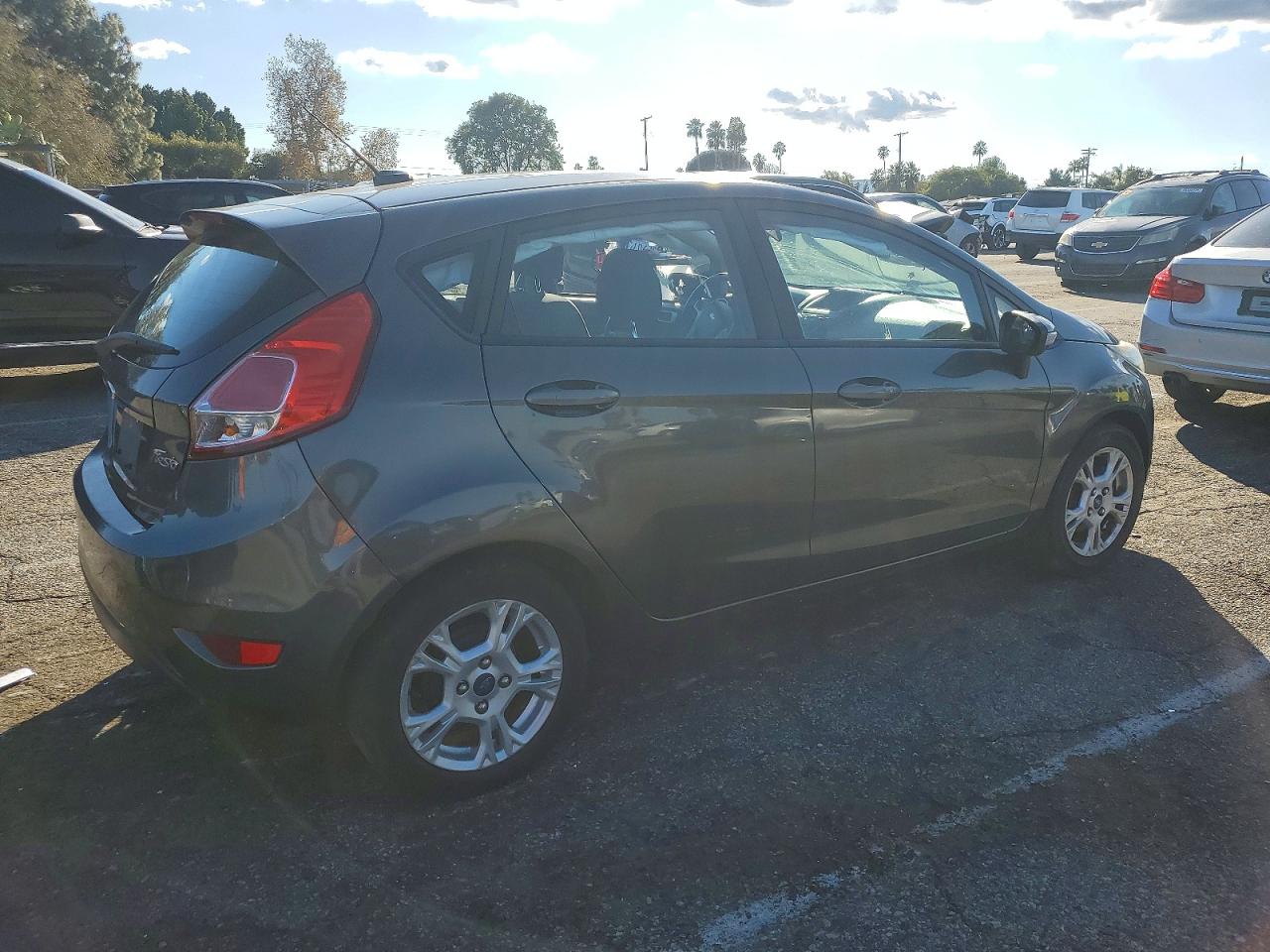 2016 FORD FIESTA SE photo 3