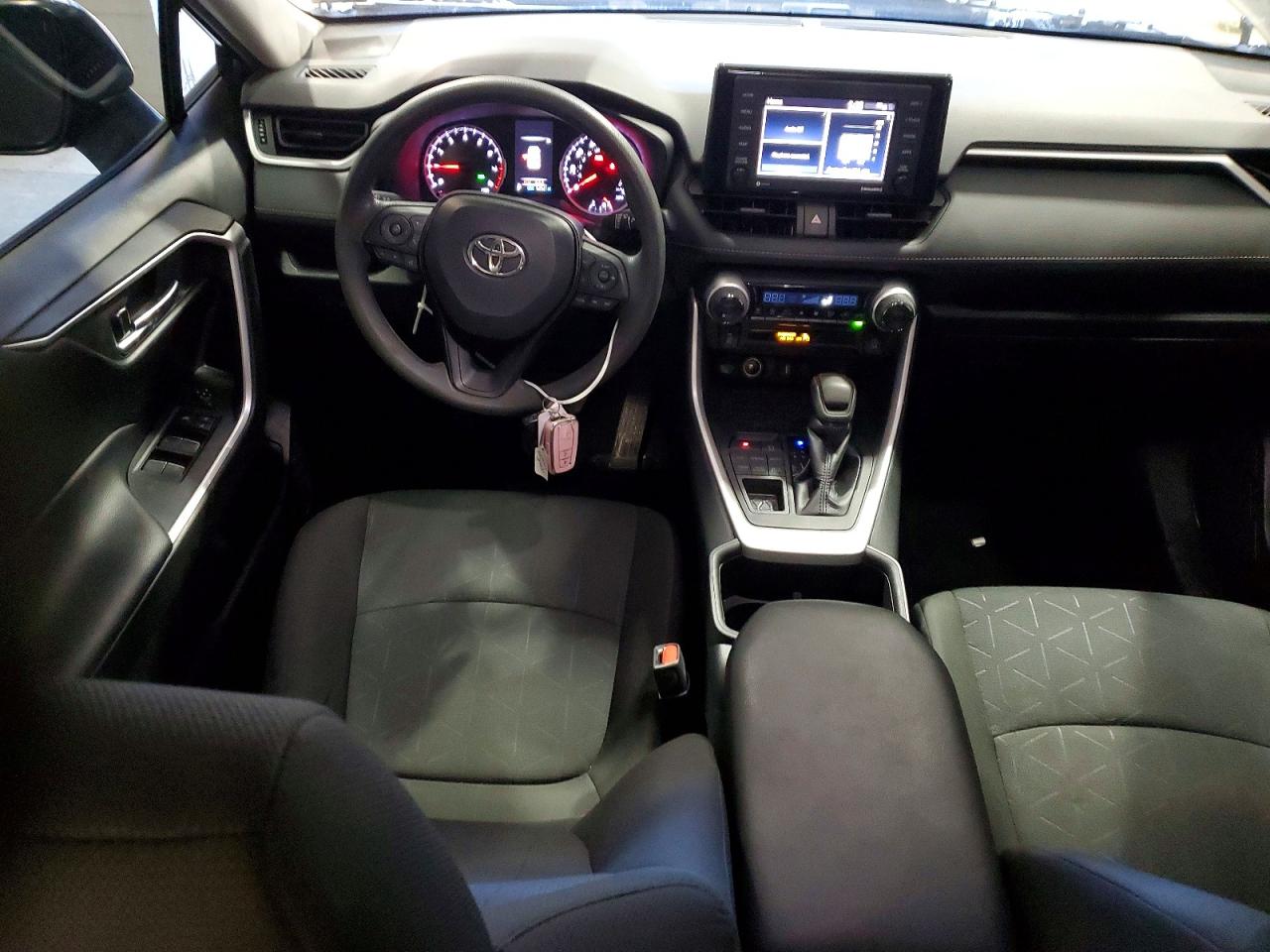 2022 TOYOTA RAV4 XLE photo 8