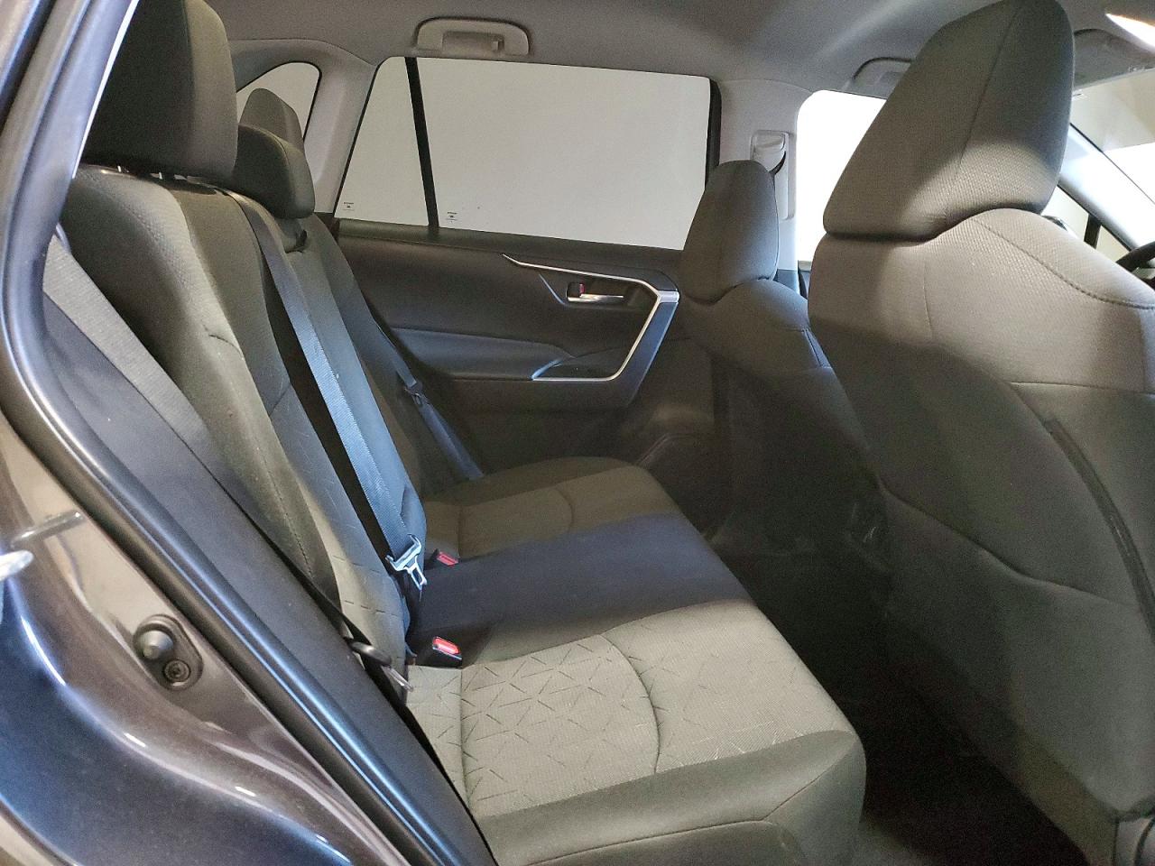 2022 TOYOTA RAV4 XLE photo 11