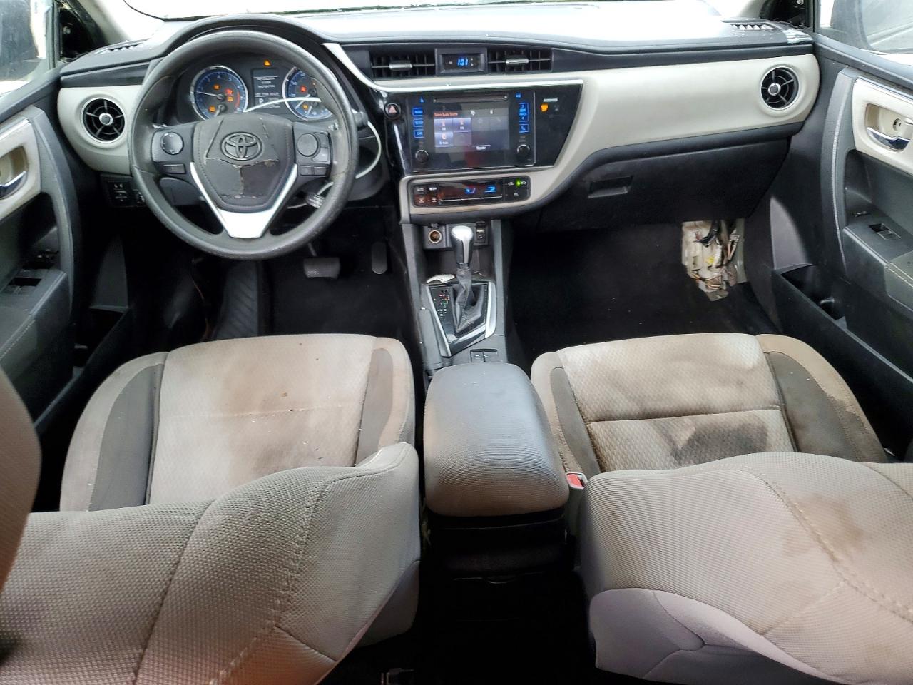 2017 TOYOTA COROLLA L photo 8