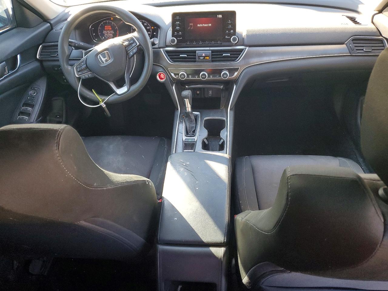 2018 HONDA ACCORD LX photo 8