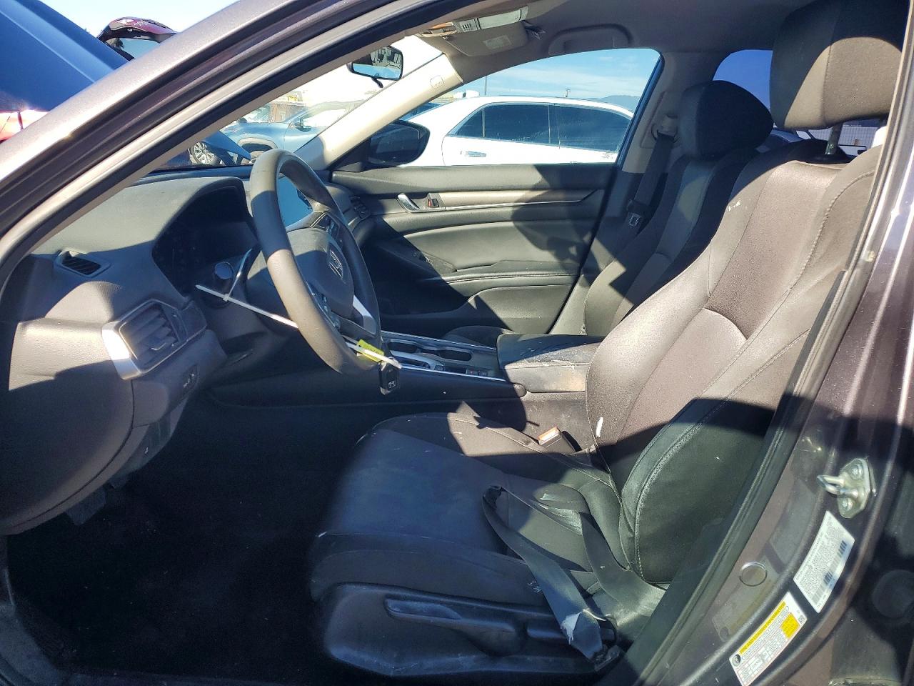2018 HONDA ACCORD LX photo 7