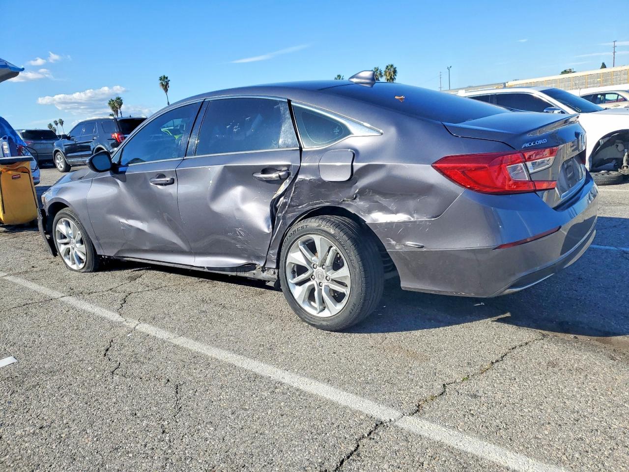 2018 HONDA ACCORD LX photo 2