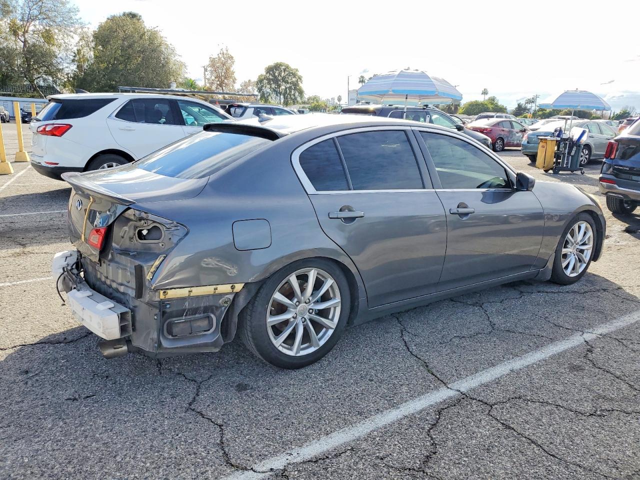 2013 INFINITI G37 photo 3